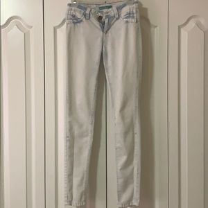 white washed skinny jeans